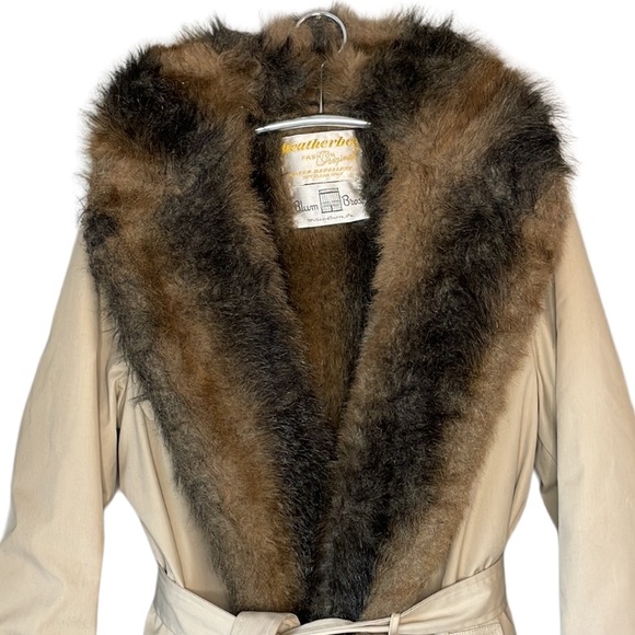 WEATHERBEE | VINTAGE GENUINE FUR-LINED LONG BEIGE TRENCH COAT - Picture 3 of 11